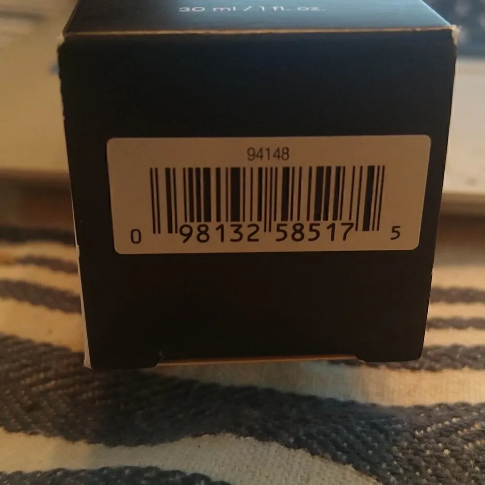 Bare Minerals Liquid Mineral Foundation...New in Box